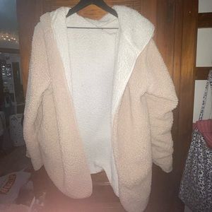 Oversized Tan Fuzzy!